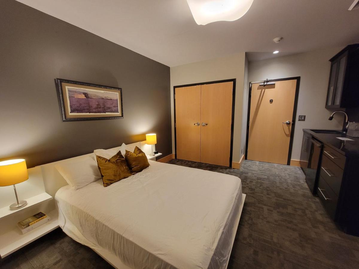 Suites At 118 Bloomington Exteriör bild