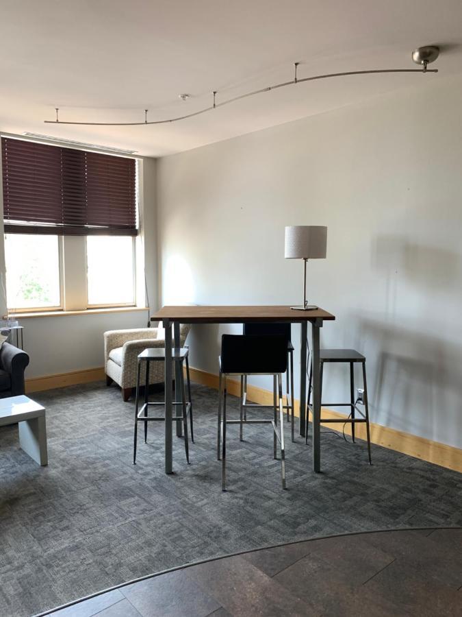 Suites At 118 Bloomington Exteriör bild