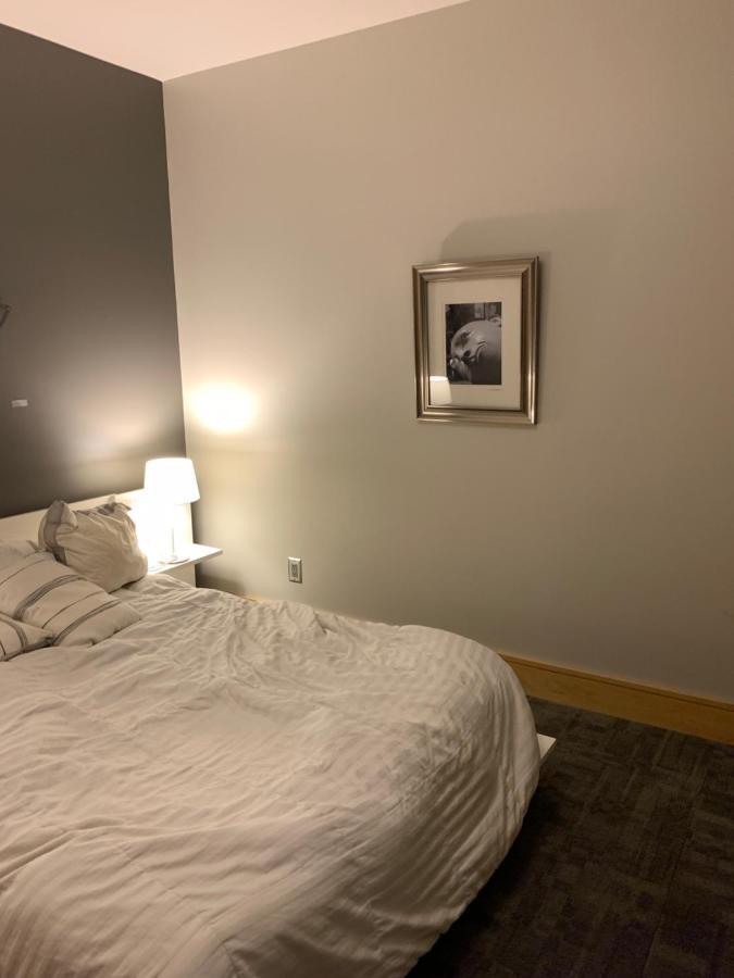 Suites At 118 Bloomington Exteriör bild