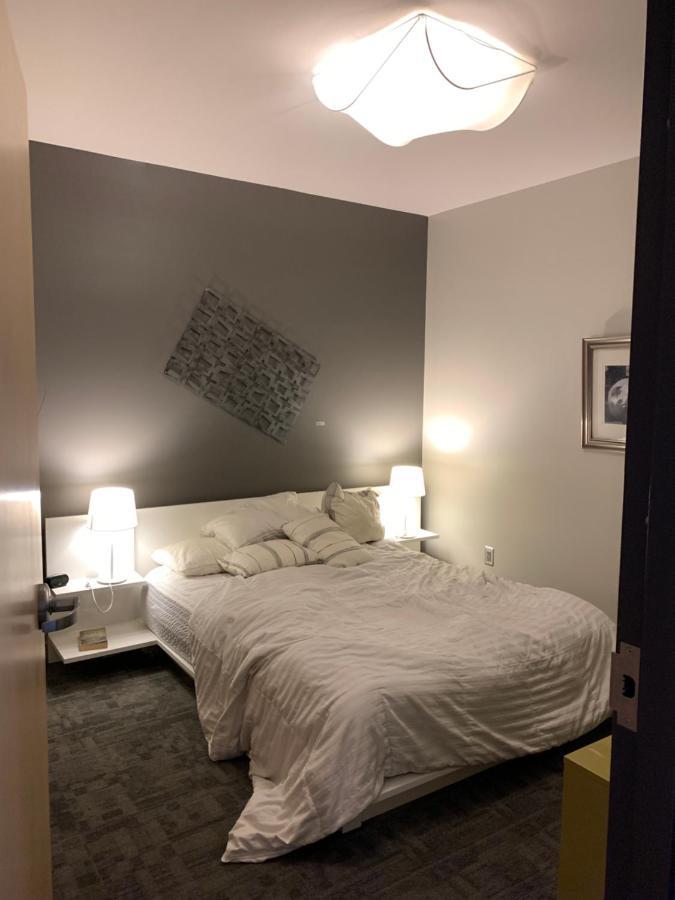 Suites At 118 Bloomington Exteriör bild