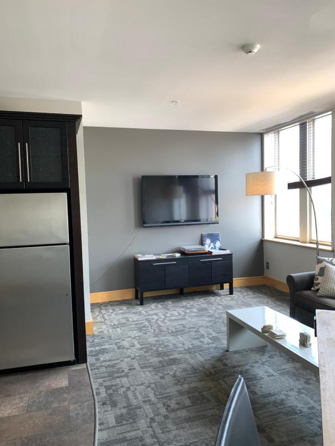 Suites At 118 Bloomington Exteriör bild