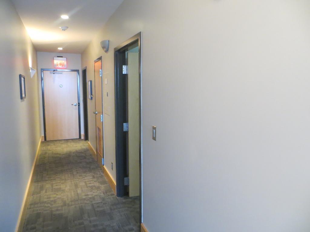 Suites At 118 Bloomington Exteriör bild